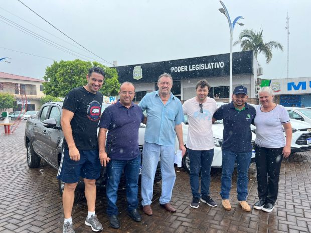 ATRAVÉS DE EMANDA PARLAMENTAR VEREADORES EDERSON POL E WALLACE MAIA CONQUISTAM 2 VEÍCULOS 0KM PARA SETOR DA SAÚDE